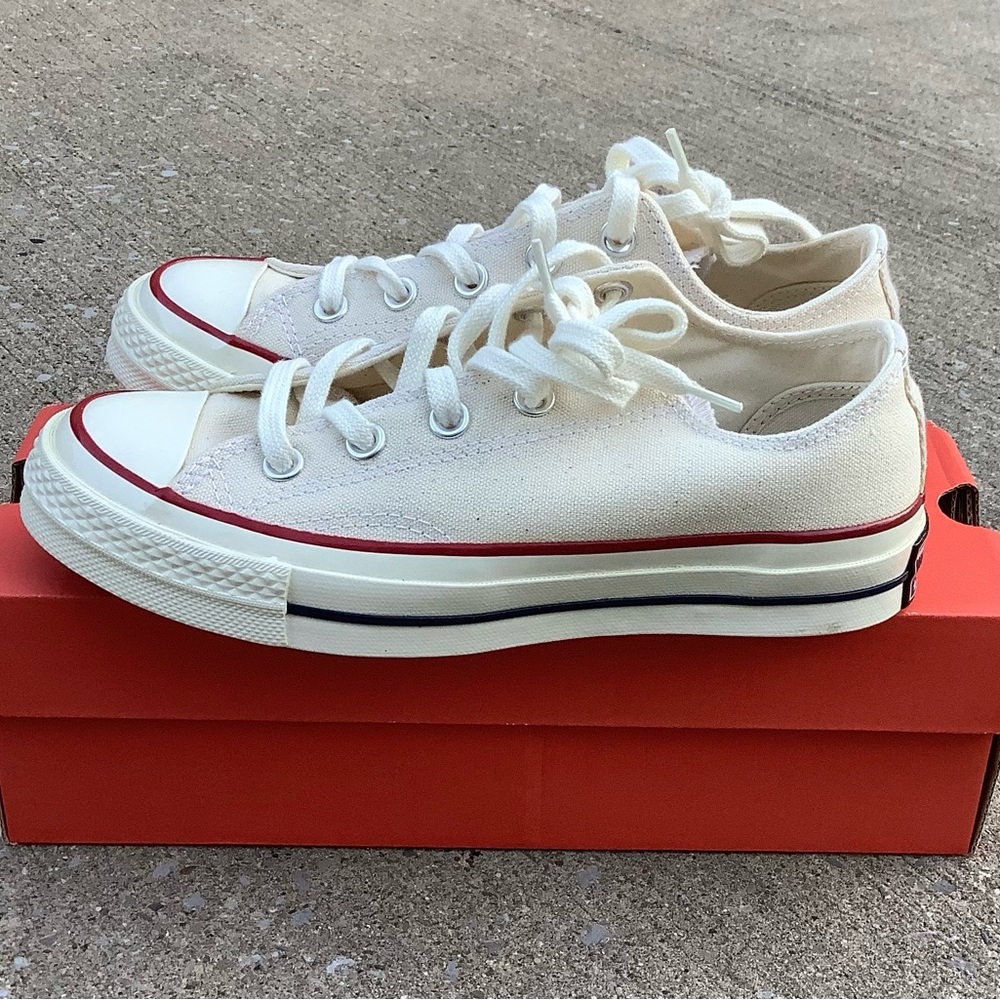 Converse Chuck Taylor- Chuck 70 Canvas- 
Parchment/Garnet/Egret NIB- Size 6 - Picture 3 of 11